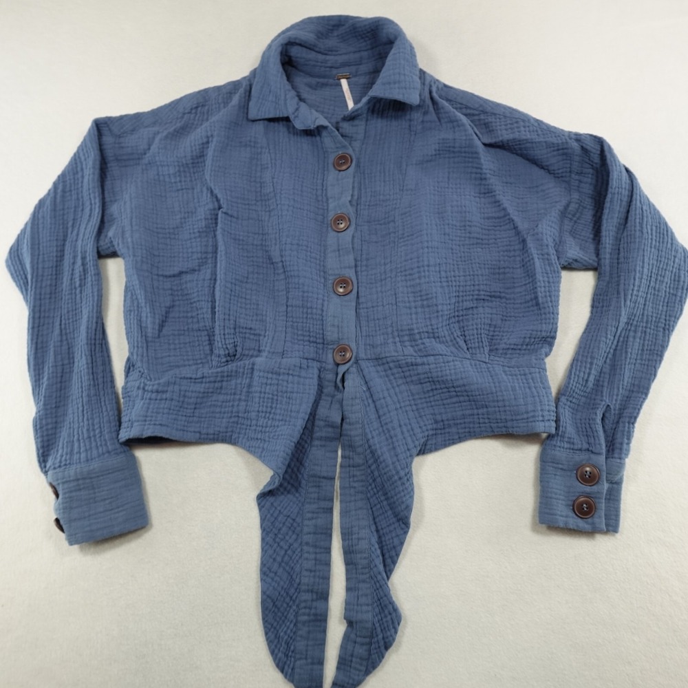 Free People Crop Button & Tie Front Top Shirt Size‎ XS Blue Boho Chic Waffle